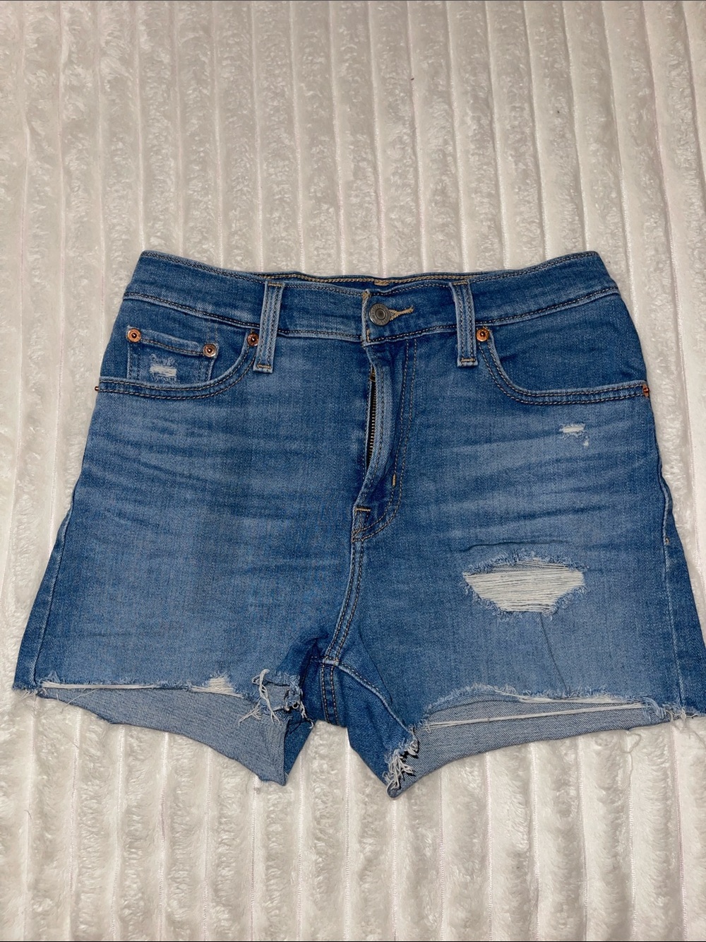 Levis High Rise Shorts | Size 26